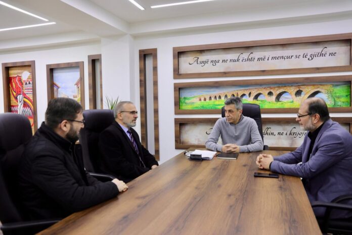 Izet Mexhiti  Solidariteti dhe humanizmi janë matësi i vërtetë i suksesit të Komunës së Çairit