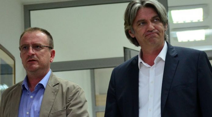 Sela për Taravarin  Ai është njeri joserioz  pesë herë në ditë i ndryshon qëndrimet 