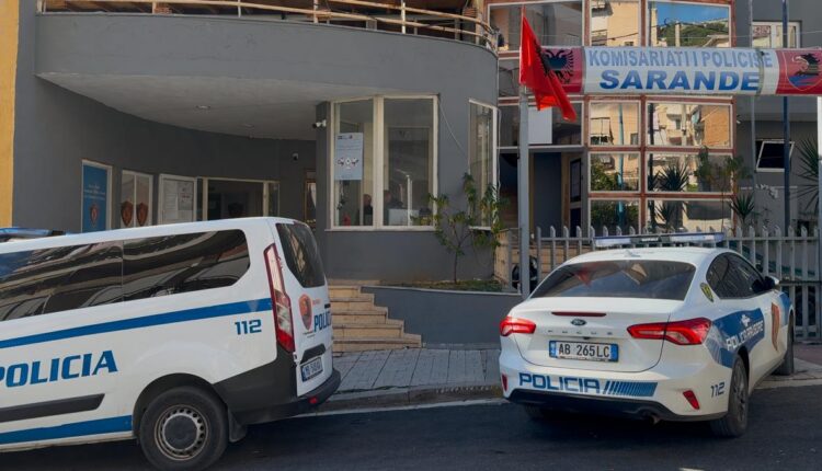 Çifti i të moshuarve plagos me thikë të miturin në Sarandë, arrestohen nga policia