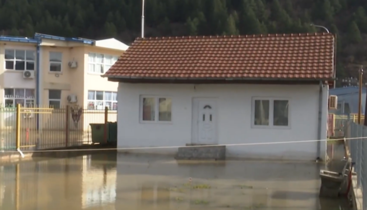 Kërçovë, ka arritur në 150 numri i personave të evakuar për shkak të vërshimeve