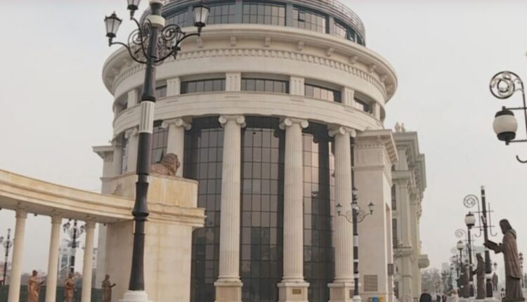 Prokuroria ngrit akuzë ndaj bashkëpunëtorëve në arratisjen e shoferit 18-vjeçar