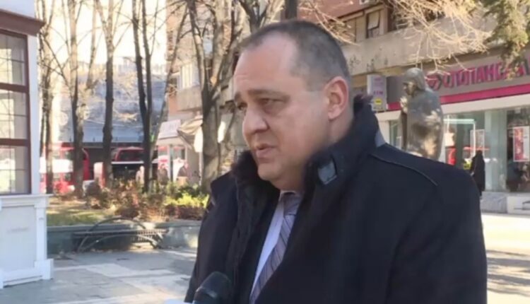 Vazhdon drama: 350 mijë eurot e gjetura në mur janë nga shitja e një toke për fotovoltaikë, pretendon avokati Davidoviq