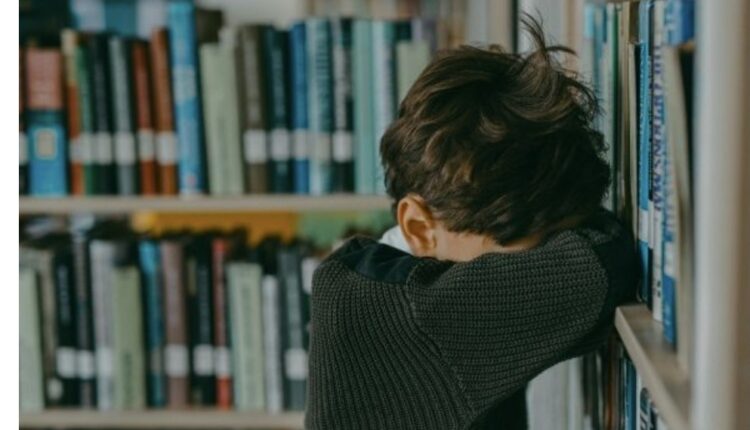 Mësuesi e rreh nxënësin në Shkup, babai nga Saraji e raporton rastin në polici