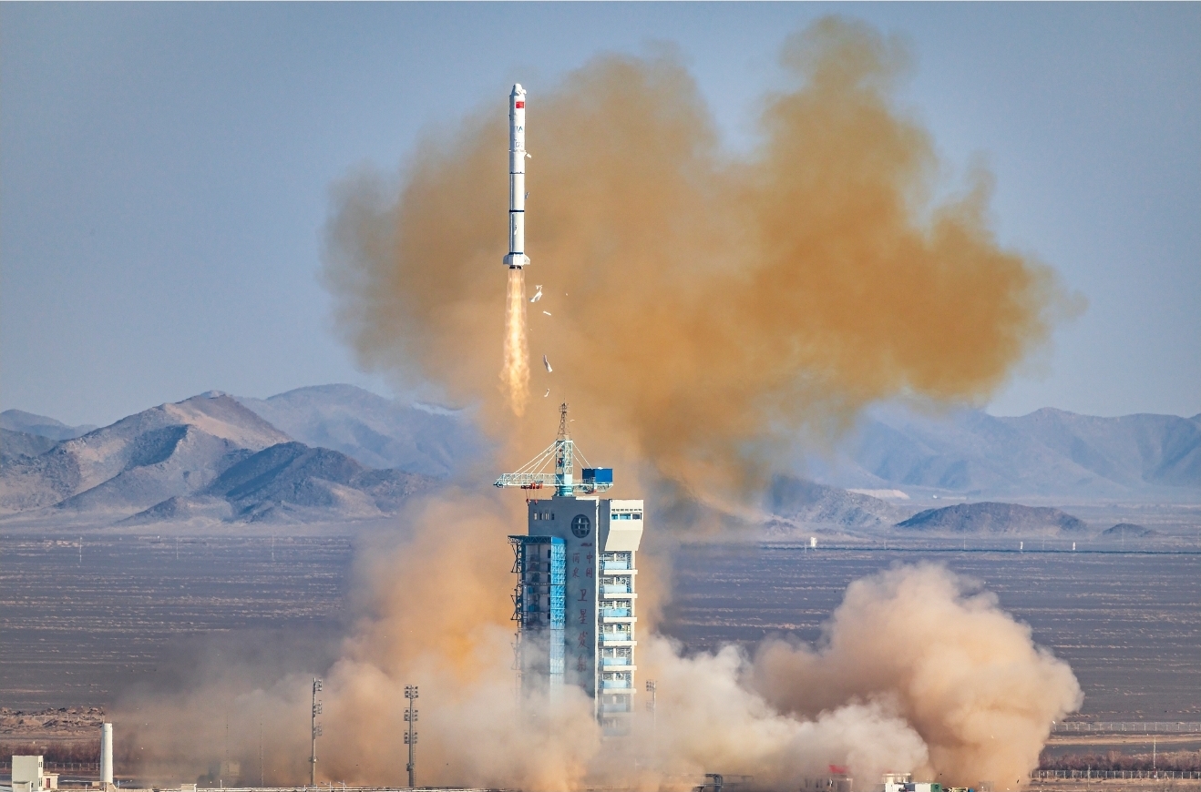 Xi Jinping dhe Presidenti algjerian Abdelmadjid Tebboune shkëmbejnë mesazhe urimi për lëshimin e suksesshëm të satelitit algjerian të vëzhgimit të Tokës Nr  3