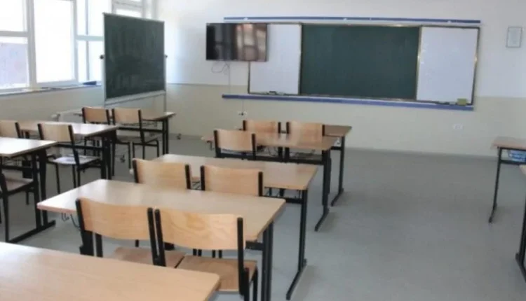 Autoritetet thonë se gjithçka është gati për fillimin e gjysmë vjetorit të dytë, mijëra nxënës janë prekur nga virusi sezonal