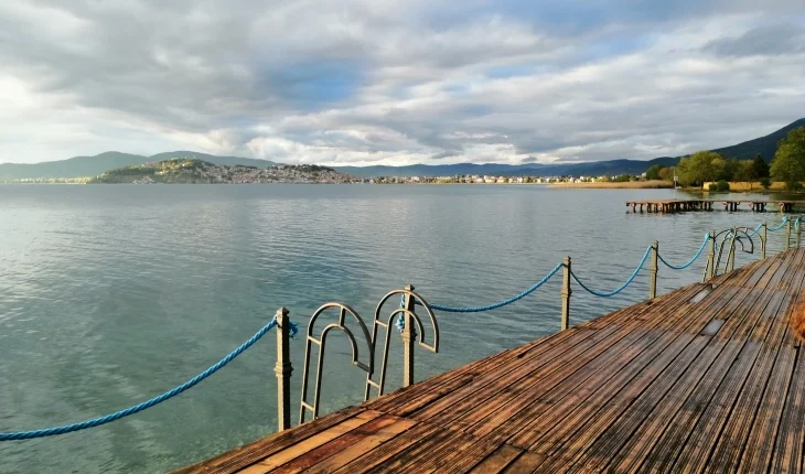 Mot me reshje lokale të shiut dhe borës, mjegull në lugina