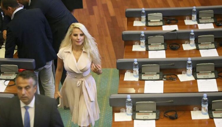 Duda Balje siguron ulëse në Kuvendin e Kosovës