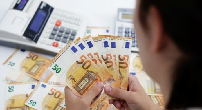 4 4 miliardë euro u mblodhën gjatë 2025 nga tatimet dhe kontributet në RMV