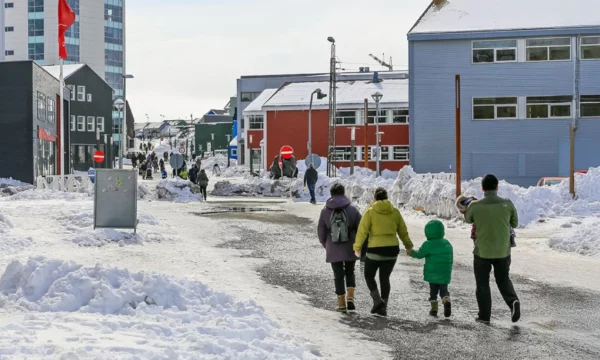 Reuters zbulon planin  SHBA mendon pagesa deri në 100 mijë dollarë për çdo banor të Groenlandës për t i shkëputur nga Danimarka