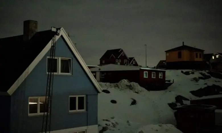 Grenlanda goditet nga ndërprerjet e energjisë elektrike dhe erërat e forta pas zbutjes së tensioneve në SHBA