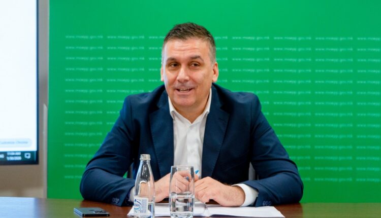 Ministri Hoxha paralajmëroi qasje të re, më të rreptë ndaj industrisë dhe parimin „ndotësi paguan“