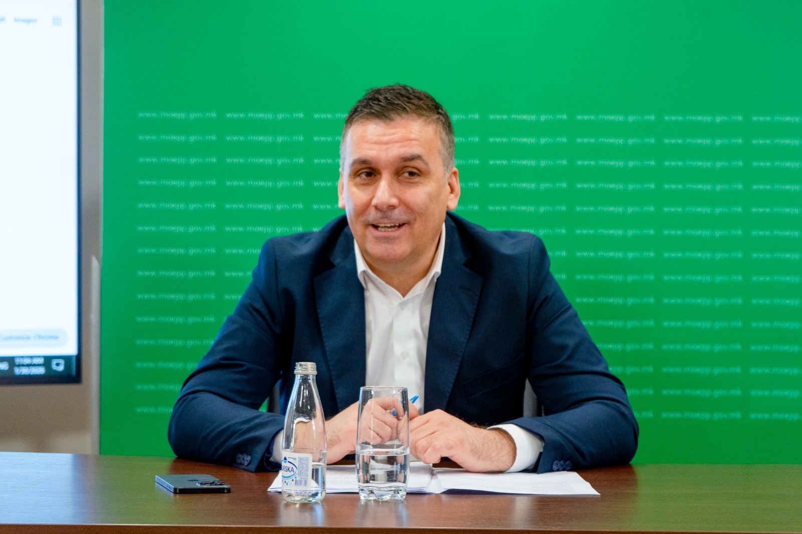 Ministri Hoxha paralajmëroi qasje të re  më të rreptë ndaj industrisë dhe parimin  ndotësi paguan 