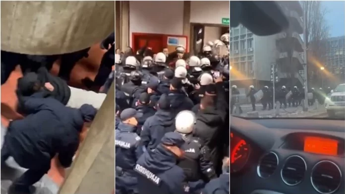 Kaos në Novi Sad   policia hyn me forcë në Fakultetin e Filozofisë  përdorën forcë për të nxjerrë jashtë të gjithë ata që ishin brenda  VIDEO 