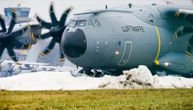 Trupat evropiane mbërrijnë në Grenlandë, Arktiku në qendër të vëmendjes