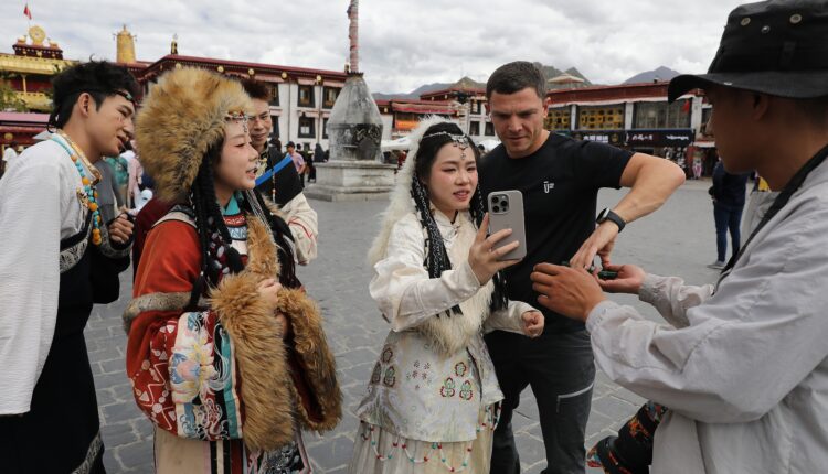 Xizang i Kinës regjistroi rritje të qëndrueshme të turizmit në vitin 2025