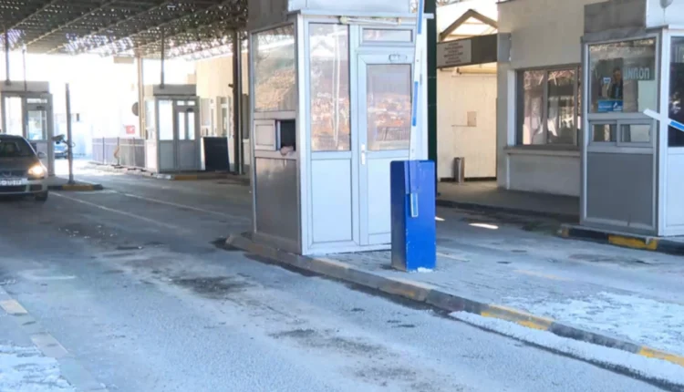Nuk ka vonesa të gjata për hyrje dhe dalje nga vendi