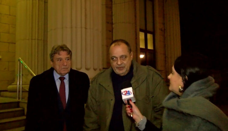 350 mijë eurot e fshehura në mur nuk janë të gjyqtarit, prindërit kanë pranuar se janë të tyre, thotë avokati