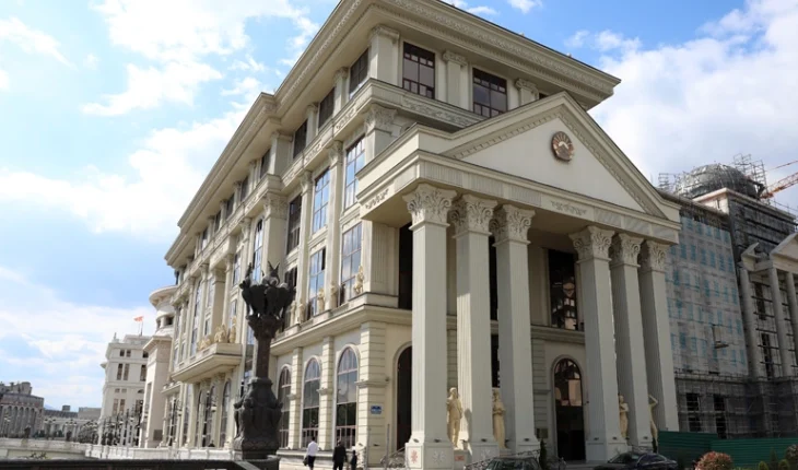 Maqedonia i ofroi ndihmë Zvicrës: “Mjekët tanë mund të ndihmojnë në trajtimin e të lënduarve në zjarr”