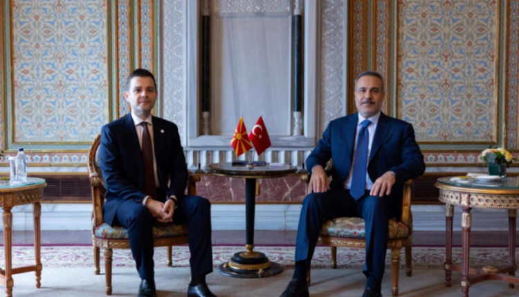 Mucunski takohet me homologun turk Hakan Fidan