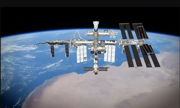 NASA urdhëron evakuimin mjekësor të astronautëve nga ISS për herë të parë në histori