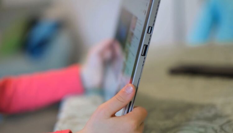 Studimi, rrjetet sociale nuk shkaktojnë ankth e depresion tek adoleshentët