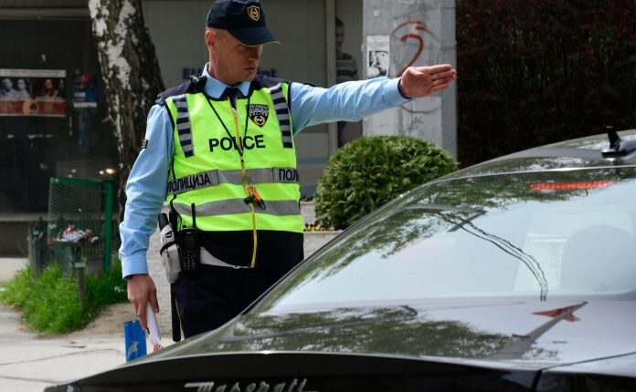 Edhe dy kumanovarëve policia ua merr veturat, nuk respekuan rregullat e trafikut