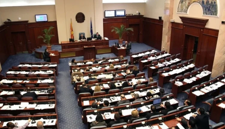 Deputetët e LSDM-së lëshojnë Kuvendin, nuk u vendos në votim propozimi për pagën minimale