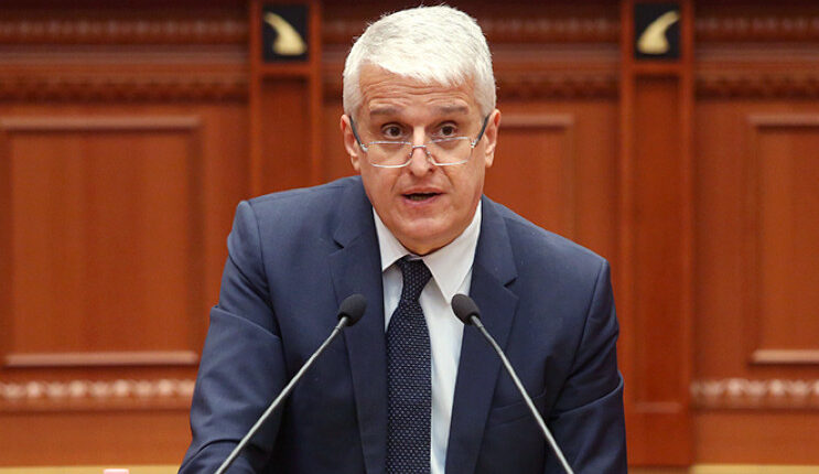 Pandeli Majko: Ky proces i deformuar në Hagë, po amniston protagonistin dhe drejtuesin shtetëror serb, Sllobodan Milosheviç