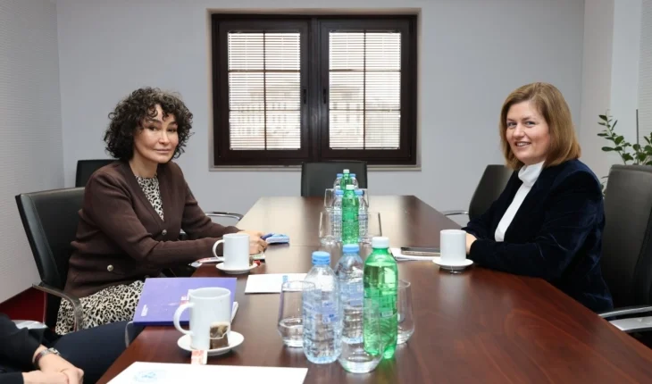 Bozhinovska dhe Kolumbia: Thellimi i bashkëpunimit për tranzicion të gjelbër dhe fuqizim i grave dhe të rinjve