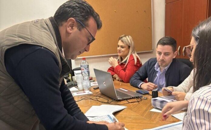 Zaev kërkon 1 milion nga Zhan Mitrev dhe Petrushevski, i padit për cenim të reputacionit me shpifje