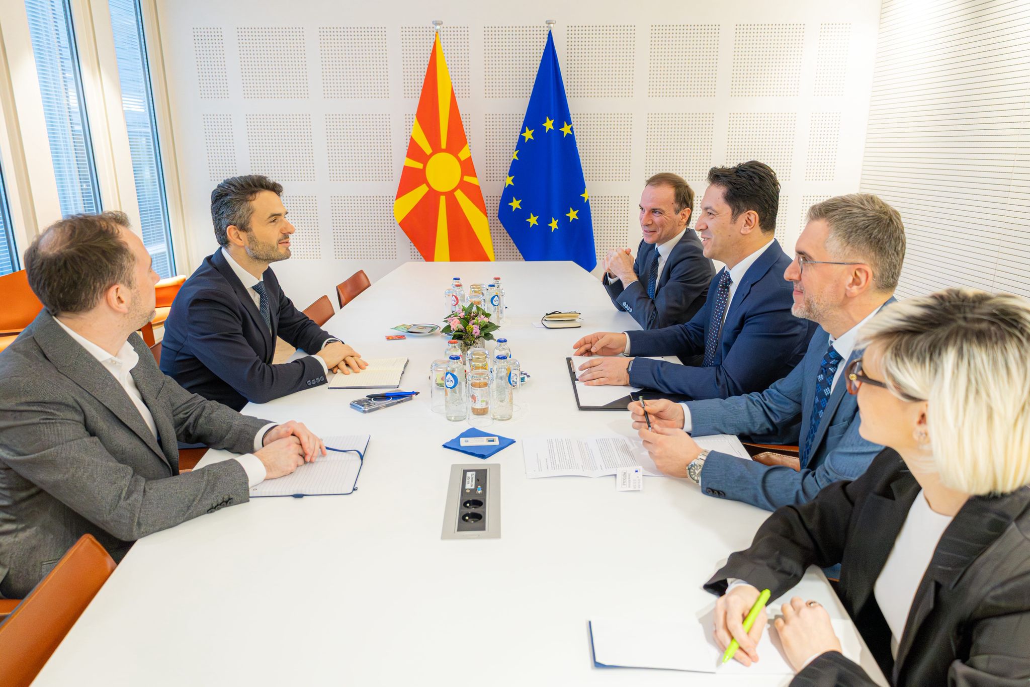 Zëvendëskryeministri i parë Bekim Sali takohet me eurodeputetin Matej Tonin në Bruksel