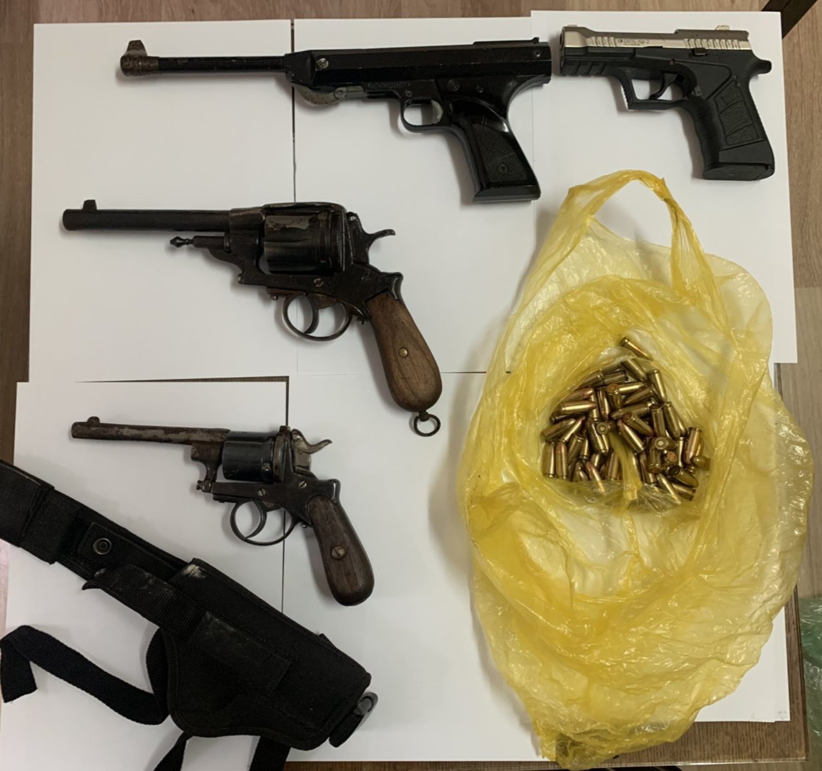 Bastisje në Kavadar  gjenden armë dhe municion  arrestohet një person