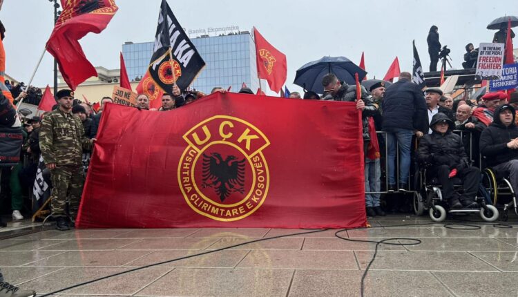 “Drejtësi, jo politikë”, përfundon marshi për çlirimtarët