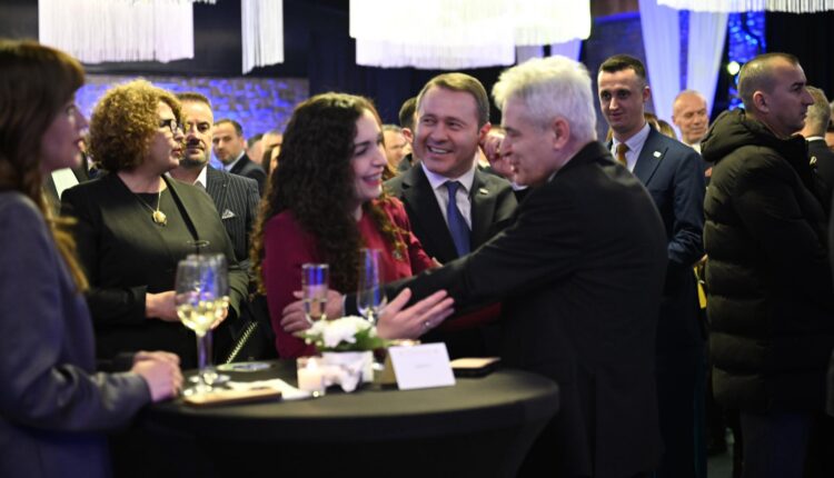 Ali Ahmeti merr pjesë në Pritjen Shtetërore për 18-vjetorin e Pavarësisë së Kosovës