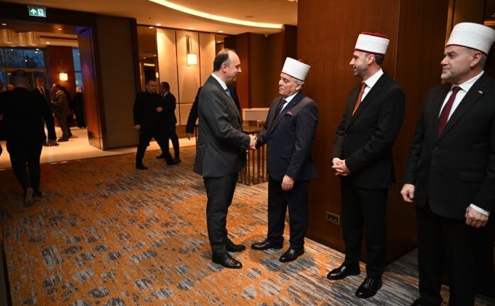 Kryeparlamentari Gashi në iftarin e BFI-së: Ramazani na bashkon në solidaritet dhe mirëkuptim