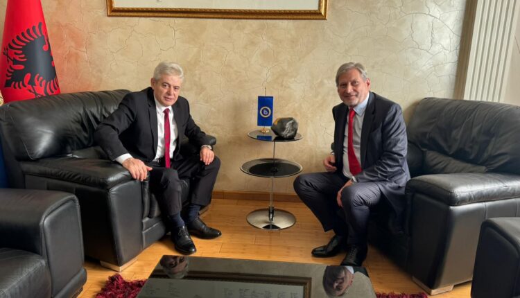 Ali Ahmeti takon Johannes Hahn: Integrimi në BE, prioritet strategjik i pakontestueshëm