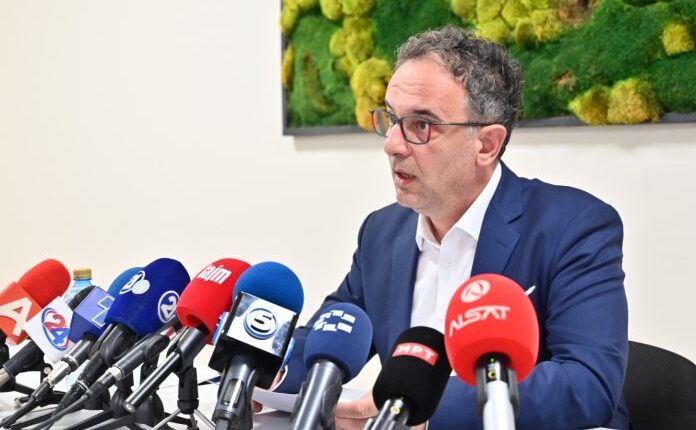 Azir Aliu: 86,9% e nxënësve e mbështesin masën për ndalimin e pirjes së duhanit në ambiente të mbyllura