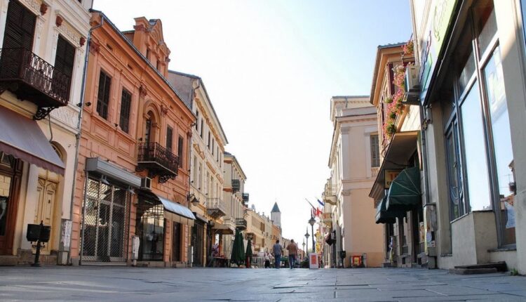 Ironi dhe revoltë në Manastir: Qytetarët kthejnë mbrapsht dëmshpërblimin e tërmetit, morën vetëm 12 euro pas 4 vitesh pritje