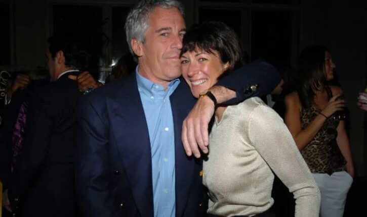Ghislaine Maxwell, si arriti aktorja e shquar britanike deri në pikën sa furnizoi Epstein me adoleshentë?