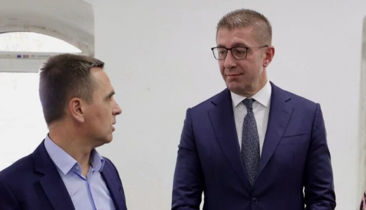 Kasami i vetëm përballë Mickoskit? Asnjë reagim nga deputetët dhe funksionarët e BESËS!