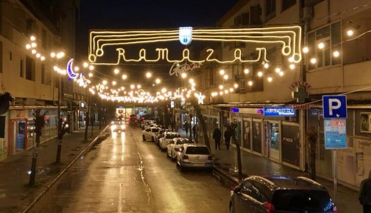 Gostivari ndezi dritat e Ramazanit, Limani: Njësoj si këto drita festive, e ndriçoftë çdo zemër muaji i Shenjtë i Ramazanit!