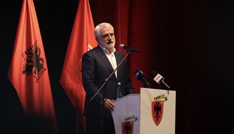 Menduh Thaçi uron qytetarët e Kosovës me rastin e pavarësisë së Kosovës