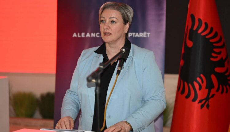 Elfete Ismaili reagon ndaj dhunës në Armatë: “Respekt për uniformën do të thotë respekt për njeriun që e mban atë”