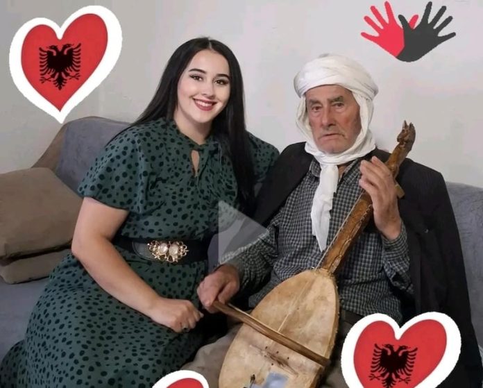 Elma   një vajzë tjetër nga Sanxhaku krenare për rrënjët shqiptare