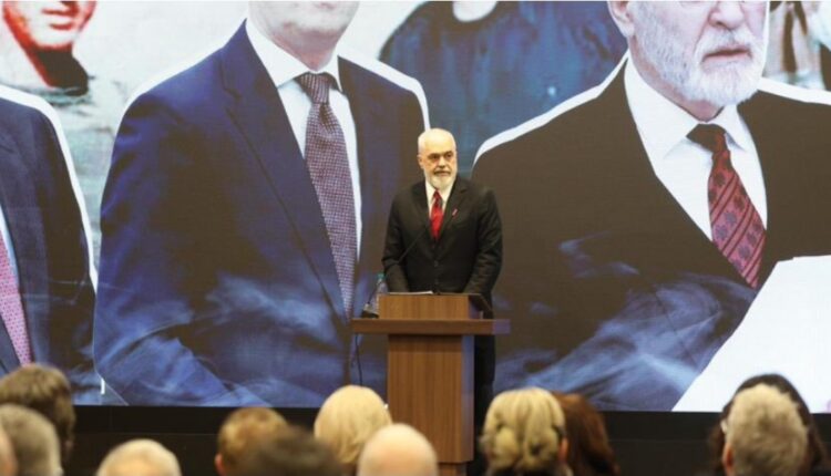 Rama: Gëzuar Pavarësinë, me keqardhjen që s’mund të jem në Prishtinë
