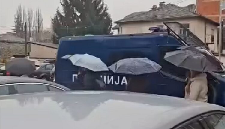 Alarmi për bombë në gjimnazin e Tetovës “Kiril Pejçinoviq”, policia konstaton se ishte i rremë
