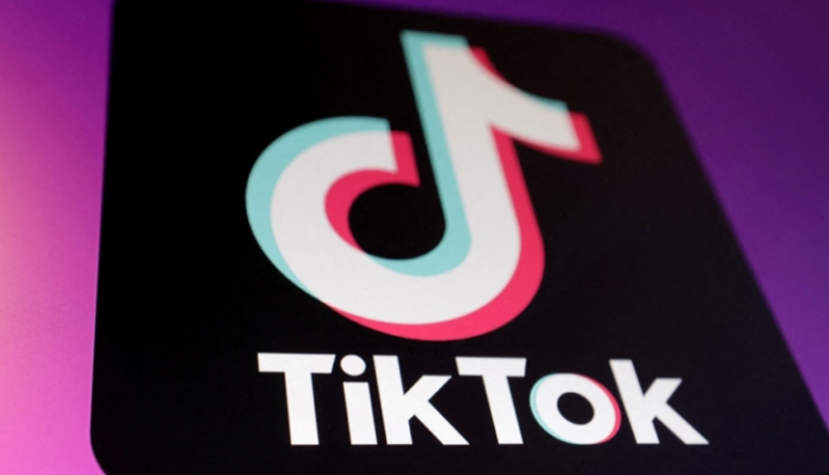 BE akuzon TikTok-un për dizajn që krijon varësi te fëmijët