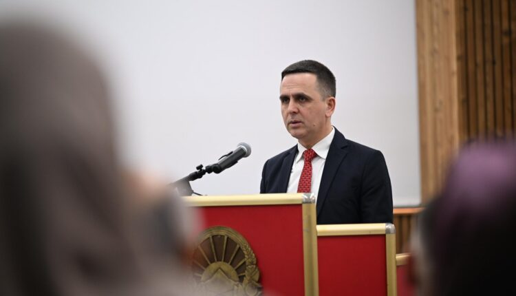 Kasami: Gjuha jonë jeton, zhvillohet dhe rritet me kohën