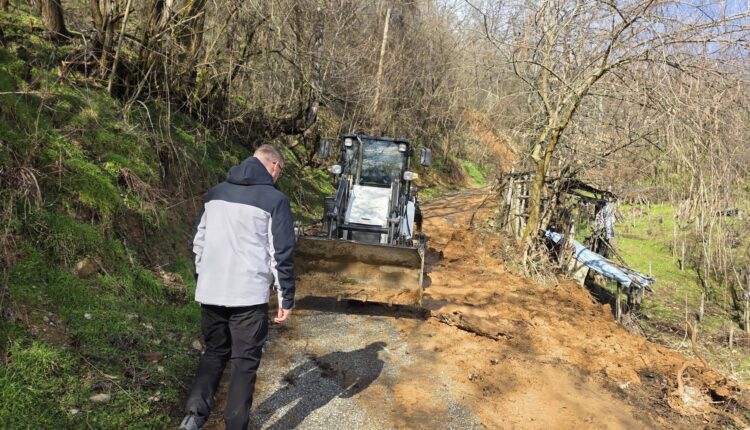 Rrëshqitje dheu mbi fshatin Pershefcë, Daut Memishi me ekipet komunale të Tearcës në terren