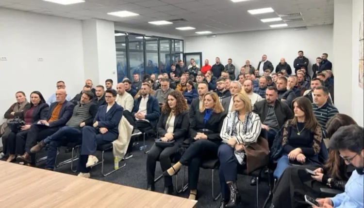 Mbledhja në ASh-në e Fetait, mungojnë Azir Aliu dhe Mimoza Musa (VIDEO)